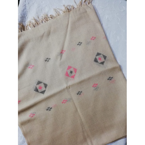 Hand made wollen shawls size : 25 by 45 inch color : Pink