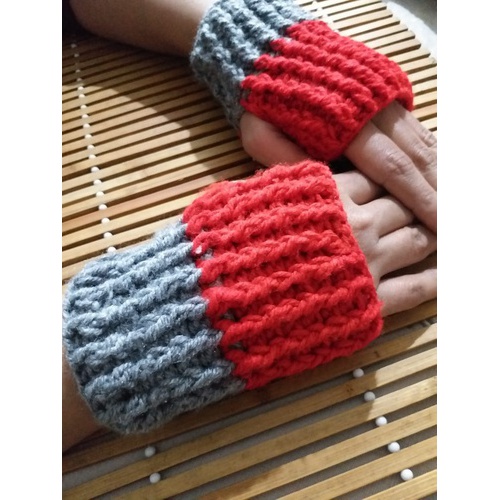 Crochet gloves color : Gray