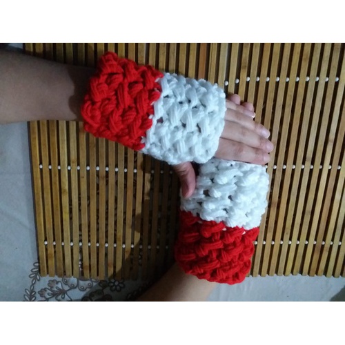 Crochet gloves color : White