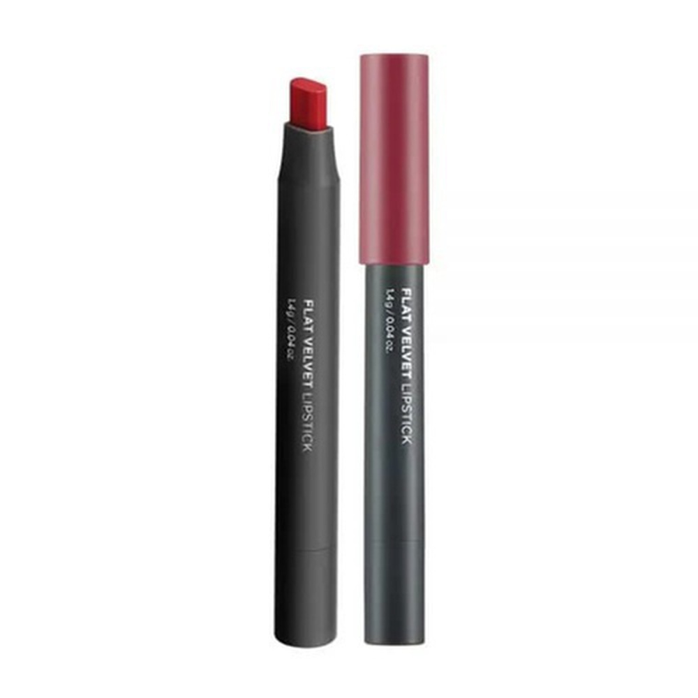 The FaceShop Flat Velvet Lipstick RD02  Red wear