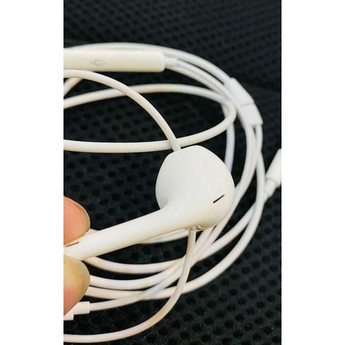 iPhone EarPods with 3.5 mm headphone Jack